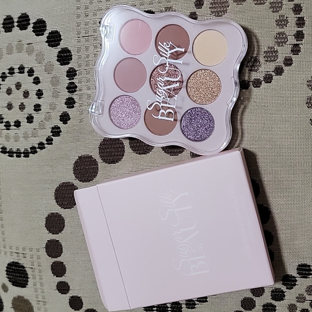 SUGARSILK Ethereal Eyes Eyeshadow Palette